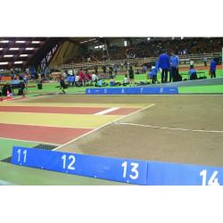 Planche de reperage en moussepour le saut en longueur/triple saut